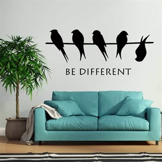 Wandtattoo mit dem Text „Be Different“