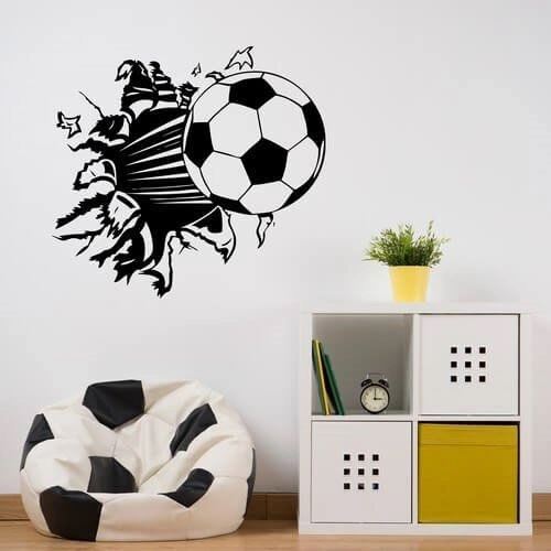 Der Fußball, der durch die Wand gegangen ist - cooles Wandtattoo