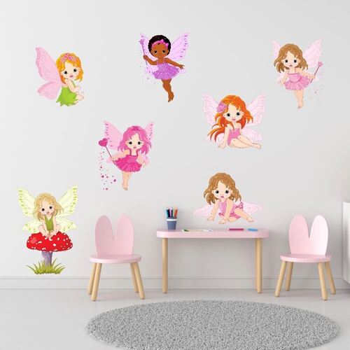 en wallstickers med en masse feer i forskellige figurer  